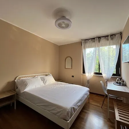 La Rosa Del Golfo Dei Poeti Pensión 4*